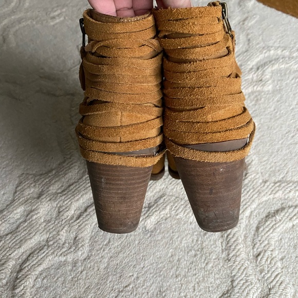 Jessica Simpson Cerrina Ankle Boots - Picture 3 of 13